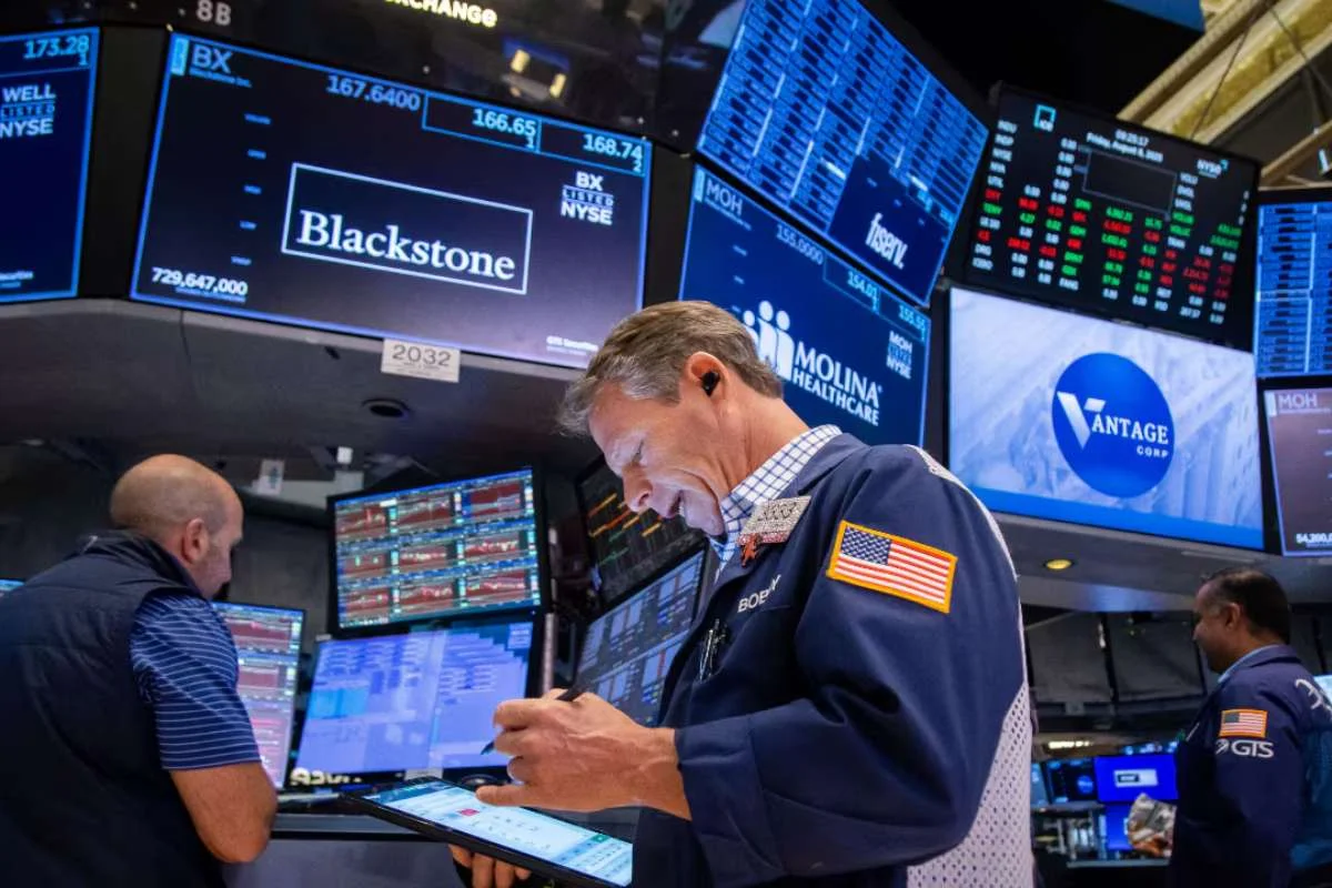 Wall Street Faces Turbulence as Investors Worry About AI's Effect on Big Tech