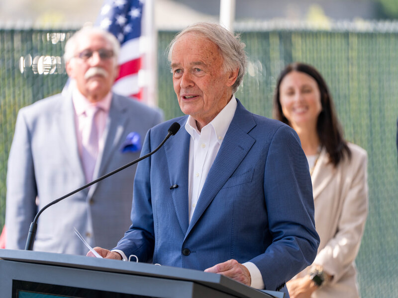 Ed Markey celebrates victory over Seth Moulton in Massachusetts Democratic Senate primary.