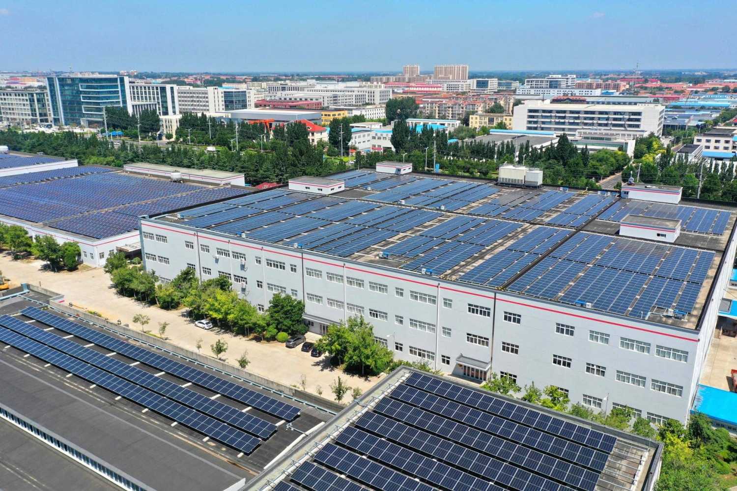 Trump introduces tariffs on polysilicon imports to protect U.S. solar panel and semiconductor industries